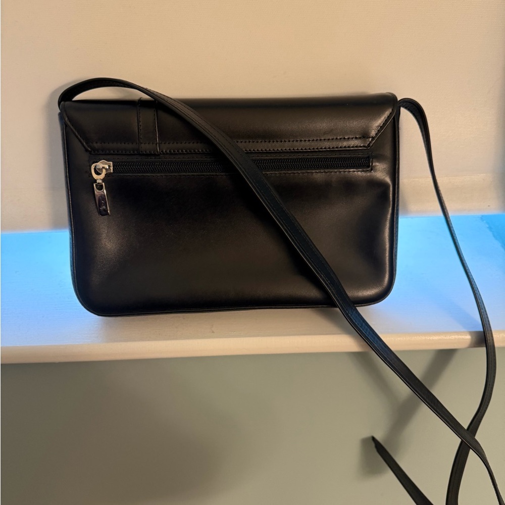 Vintage Black Leather Crossbody Bag with Bow Detail - Picture 2 of 3